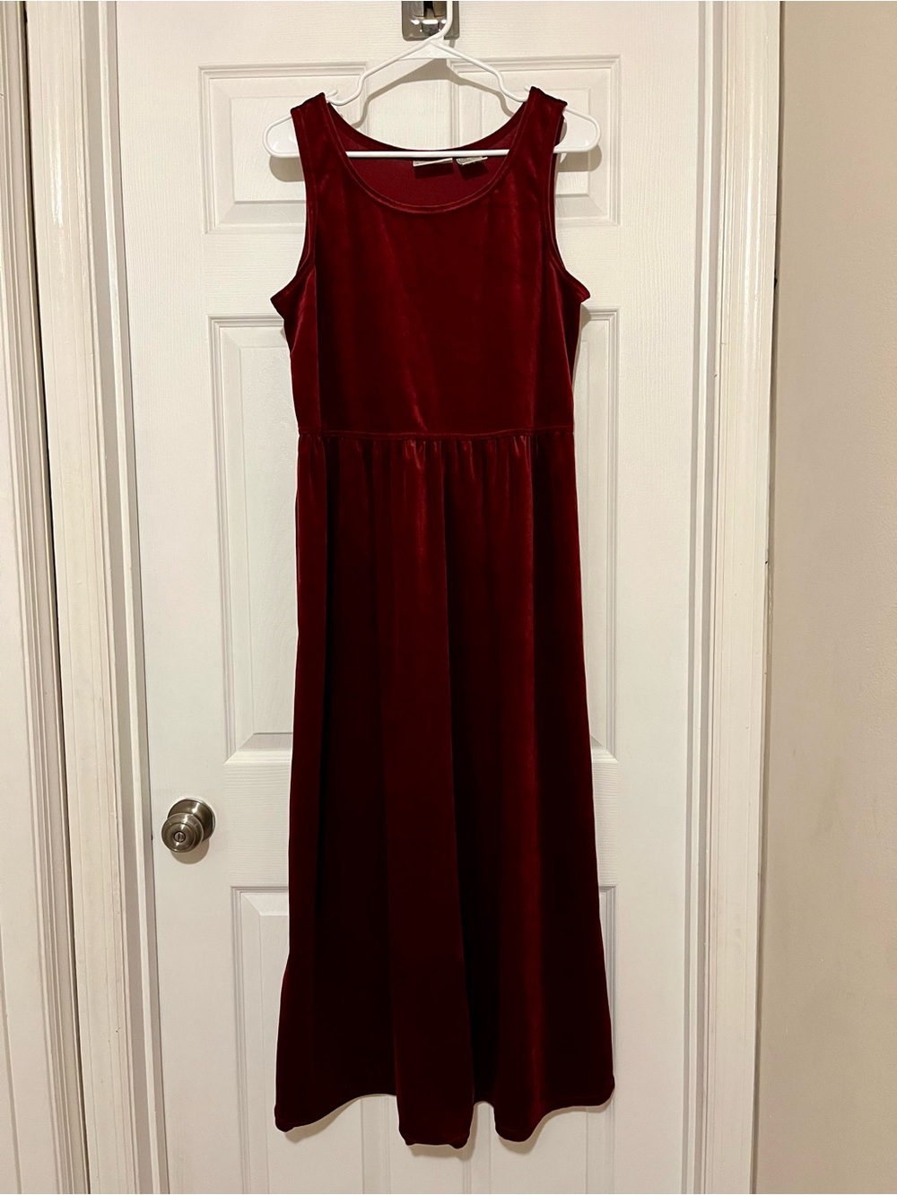 Sleeveless Velvet Maxi Dress in Burgundy